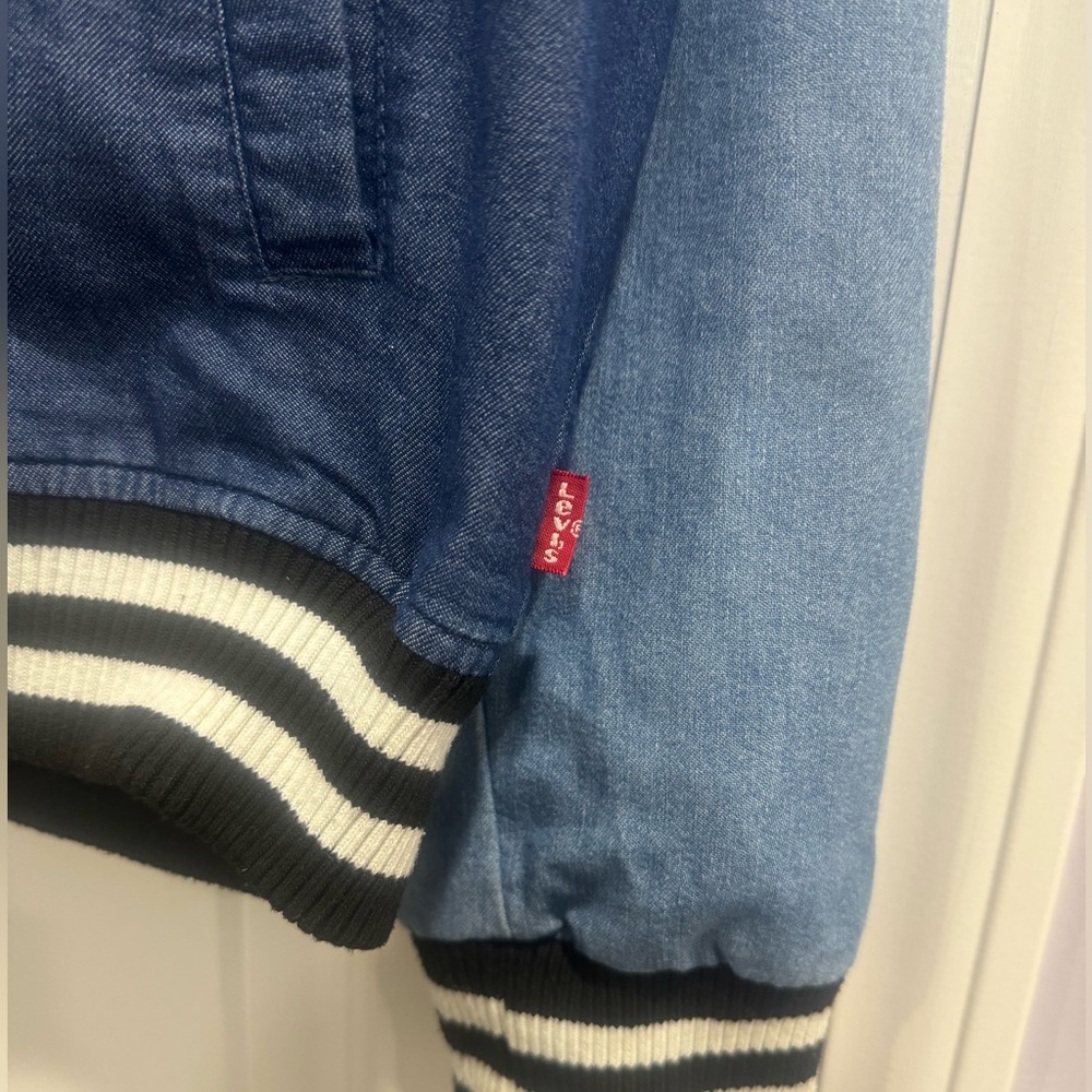 Levi's Varsity Bomber Jacket Soft Shell Women's B… - image 2